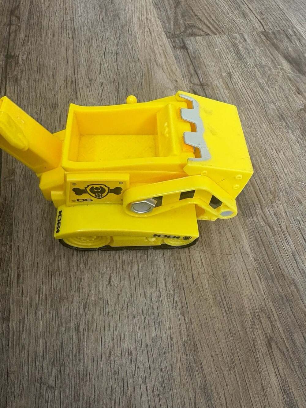 PAW Patrol Ultimate Rescue Rocky's Recycling Truck and Rubble's Bulldozer Toy Ve - Picture 4 of 5